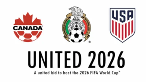 “轮椅篮球赛场，浙江健儿跌落逆境，观众共声加油，彰显地域豪情”